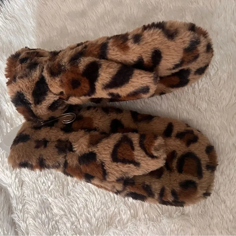 Nordstrom Leopard Print Faux Fur Mittens Girls NEW One Size